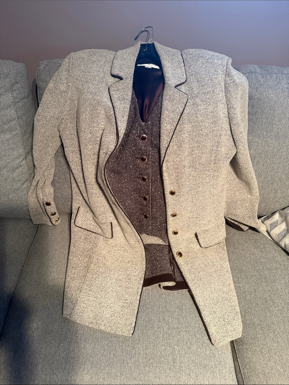 Classic Women's Tweed Suit - Neutral Beige